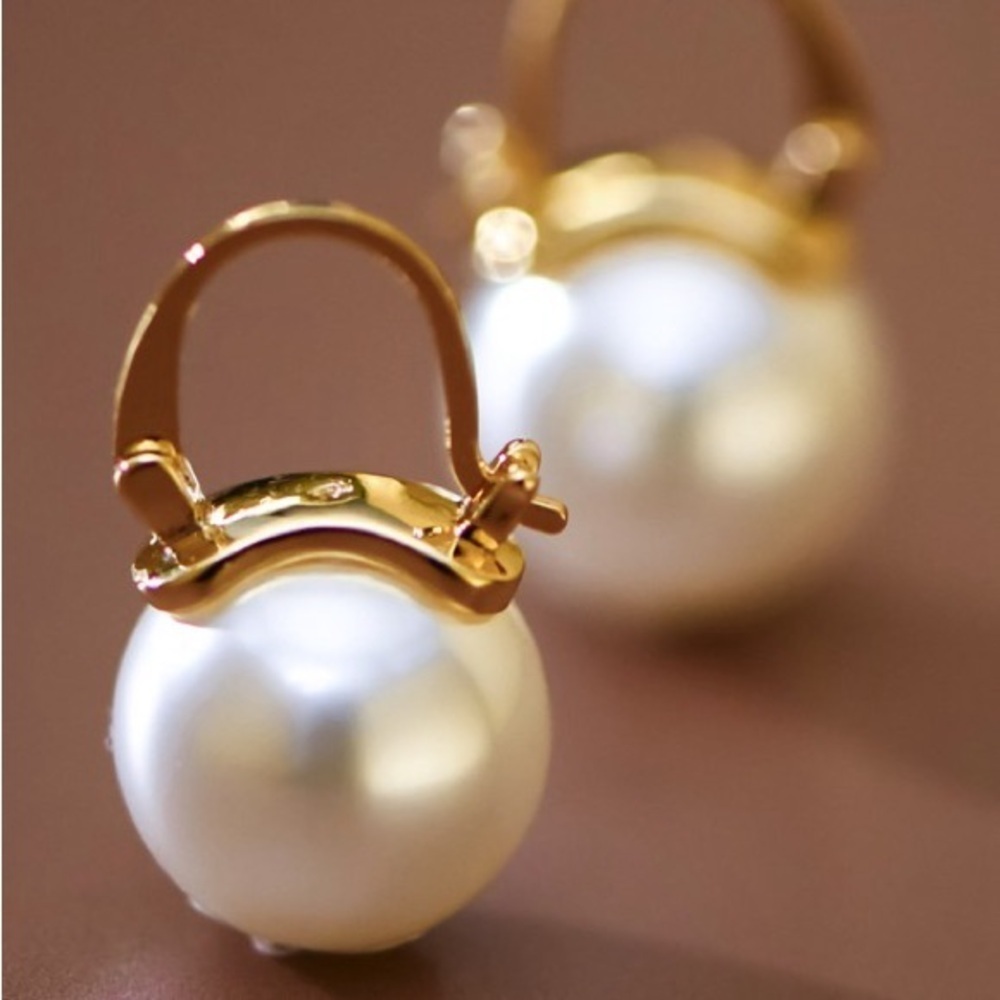 18K Gold Pearl Earrings (2031) - Picture 3 of 6